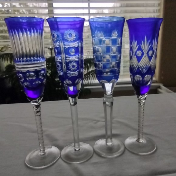LAST set of 4 Vintage Bohemian Czech Stunning CHAMPAGNE flutes. Blue/Clear - Picture 3 of 14